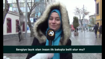 Sevgiye layık olan insan ilk bakışta belli olur mu?