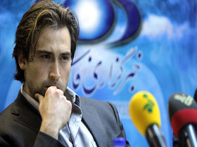 Сын известного американского кинорежиссера Оливера Стоуна, отправившись на съемки документального фильма в Иран, стал Mусульманином.
